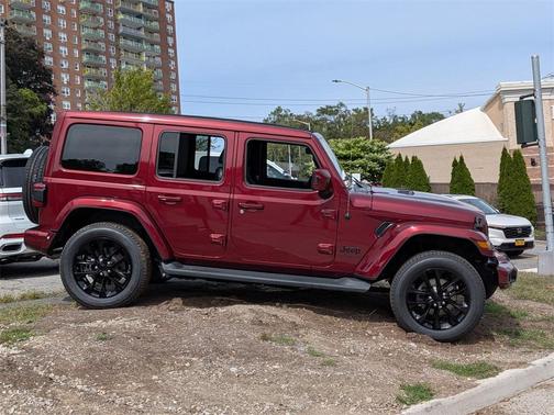 2021 Jeep Wrangler Unlimited Sahara Altitude