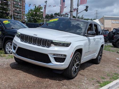 2022 Jeep Grand Cherokee Summit