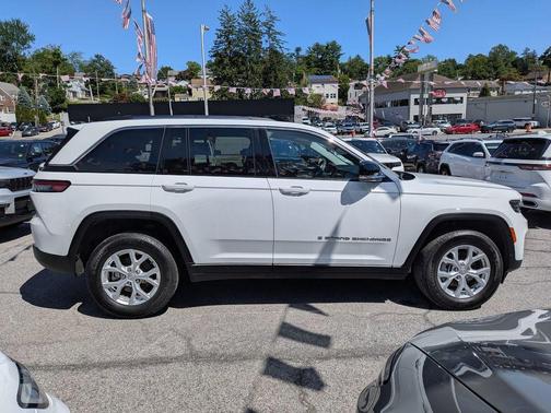 Bright White Clearcoat 2023 Jeep Grand Cherokee Limited