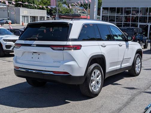 Bright White Clearcoat 2023 Jeep Grand Cherokee Limited
