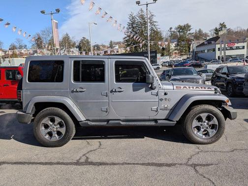 2017 Jeep Wrangler Unlimited Sahara