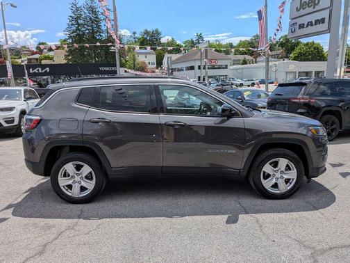 Granite Crystal Clearcoat Metallic 2022 Jeep Compass Latitude