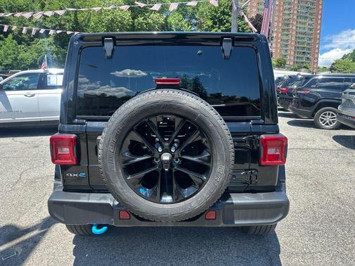Black Clearcoat 2022 Jeep Wrangler Unlimited 4xe Sahara