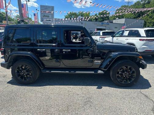 Black Clearcoat 2022 Jeep Wrangler Unlimited 4xe Sahara