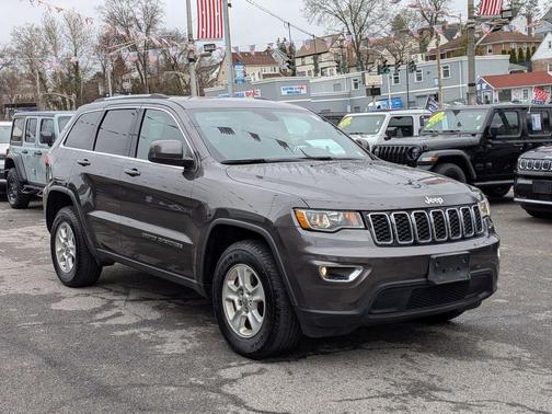 Granite Crystal Clearcoat Metallic 2017 Jeep Grand Cherokee Laredo