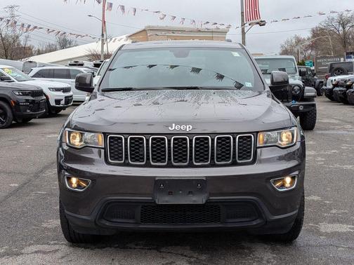 Granite Crystal Clearcoat Metallic 2017 Jeep Grand Cherokee Laredo