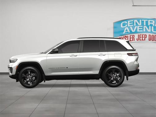 2025 Jeep Grand Cherokee Laredo