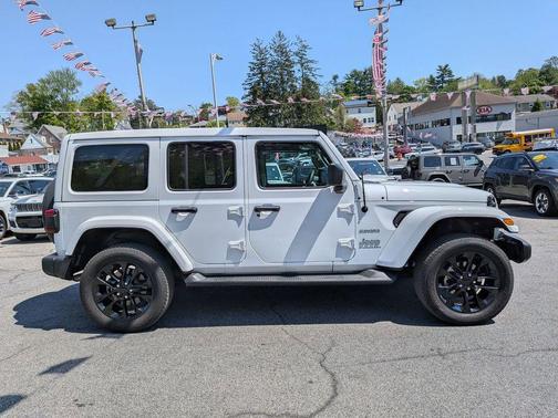 Bright White Clearcoat 2023 Jeep Wrangler 4xe Sahara