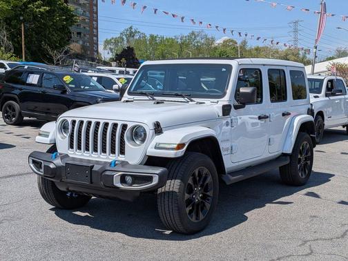 Bright White Clearcoat 2023 Jeep Wrangler 4xe Sahara