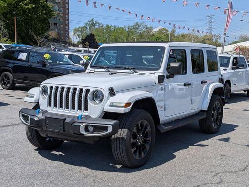 Bright White Clearcoat 2023 Jeep Wrangler 4xe Sahara