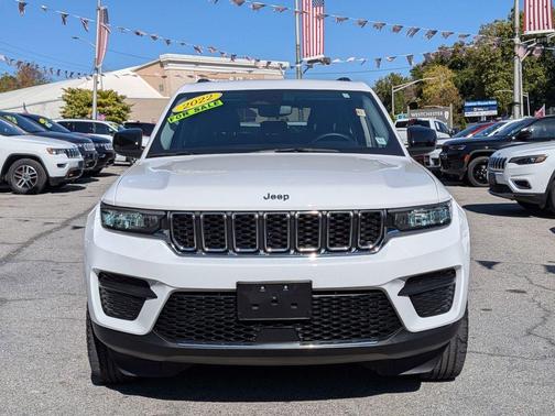 2023 Jeep Grand Cherokee Laredo