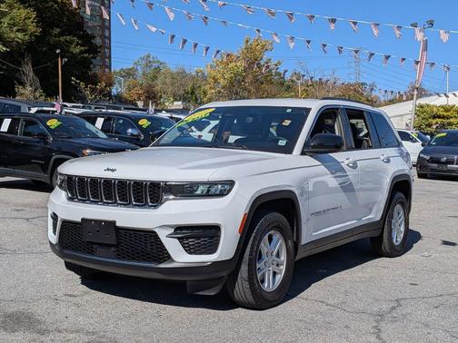 2023 Jeep Grand Cherokee Laredo
