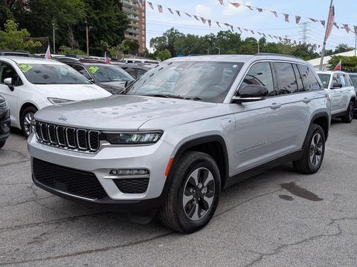Silver Zynith 2024 Jeep Grand Cherokee 4xe Base