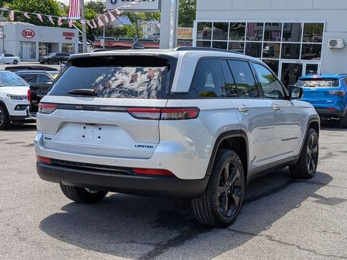 Silver Zynith 2023 Jeep Grand Cherokee Limited