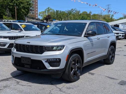 Silver Zynith 2023 Jeep Grand Cherokee Limited