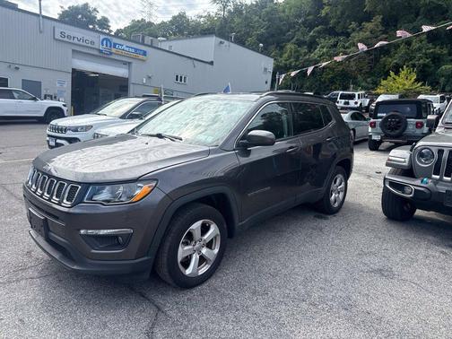Granite Crystal Clearcoat Metallic 2019 Jeep Compass Latitude