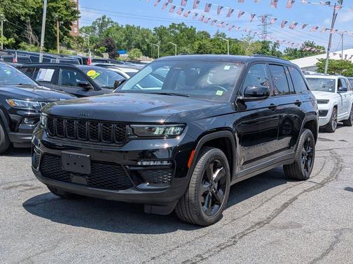 Diamond Black 2023 Jeep Grand Cherokee Limited