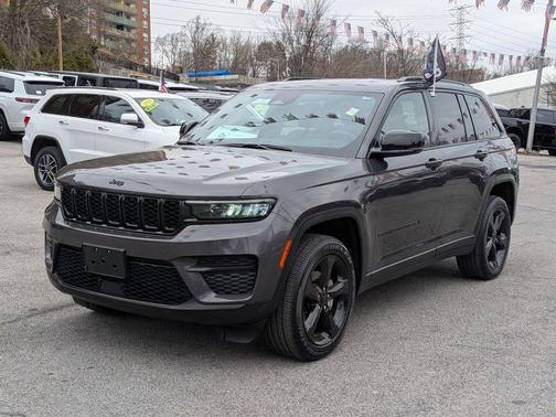 2023 Jeep Grand Cherokee Altitude