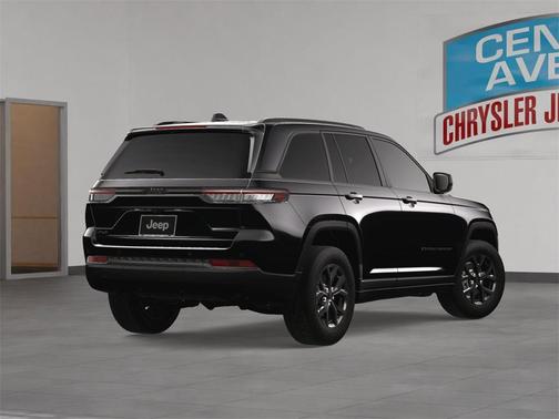 2025 Jeep Grand Cherokee Laredo