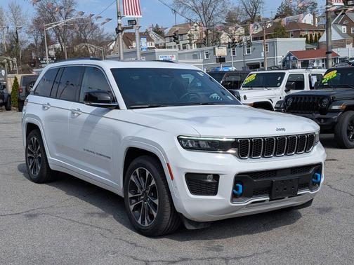 Bright White Clearcoat 2022 Jeep Grand Cherokee 4xe Overland