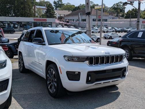 2022 Jeep Grand Cherokee Overland