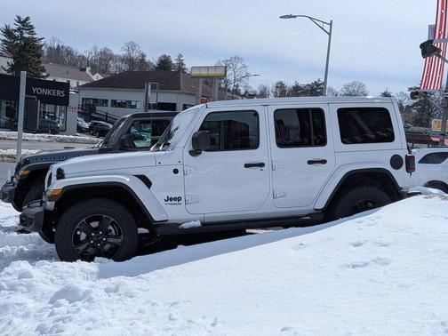 2022 Jeep Wrangler Unlimited Sahara Altitude