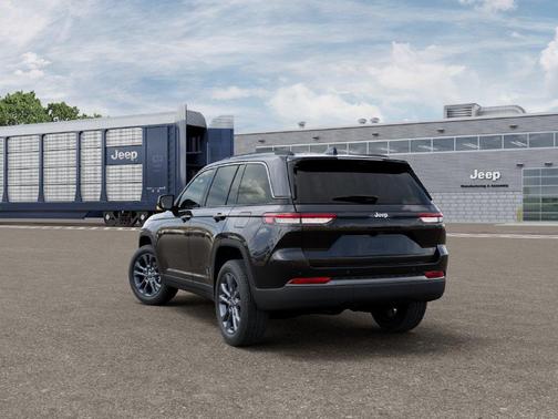 Diamond Black 2026 Jeep Grand Cherokee Limited