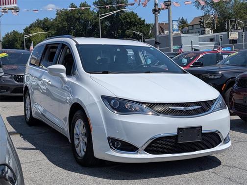 2018 Chrysler Pacifica Touring-L