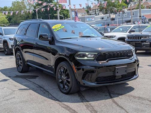 DB Black Crystal Clearcoat 2023 Dodge Durango GT