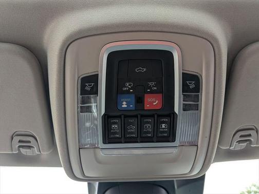 2022 RAM 1500 Laramie Crew Cab 4x4 57' Box