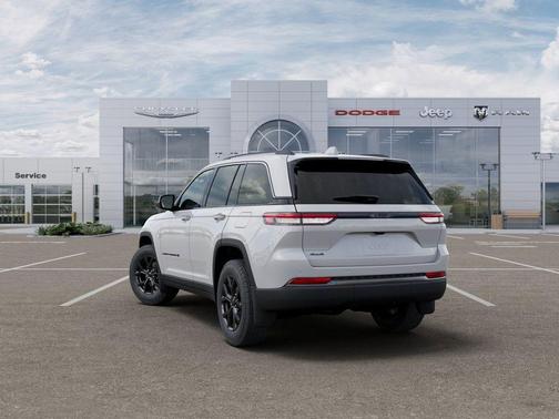 Bright White Clearcoat 2026 Jeep Grand Cherokee Laredo