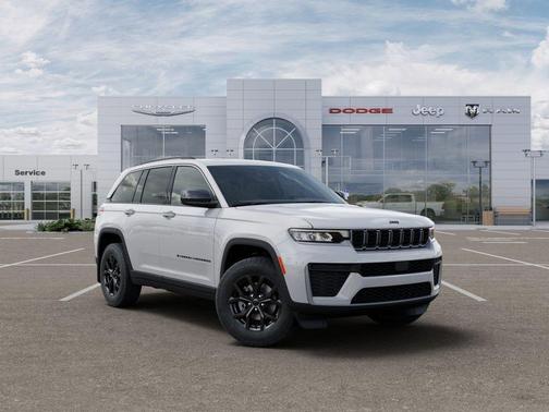 Bright White Clearcoat 2026 Jeep Grand Cherokee Laredo