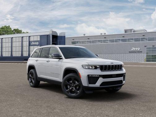 Bright White Clearcoat 2026 Jeep Grand Cherokee Limited