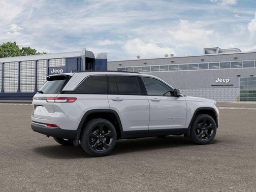 Bright White Clearcoat 2026 Jeep Grand Cherokee Limited