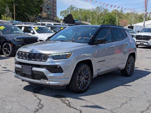 Gray 2024 Jeep Compass Limited