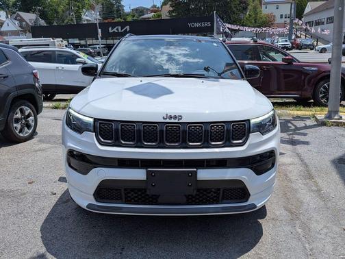 Bright White Clearcoat 2023 Jeep Compass Altitude