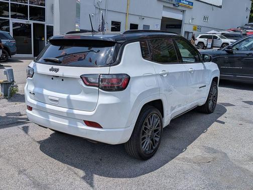 Bright White Clearcoat 2023 Jeep Compass Altitude