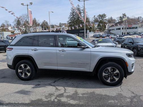2022 Jeep Grand Cherokee 4xe Base
