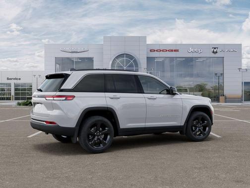 Bright White Clearcoat 2026 Jeep Grand Cherokee Limited