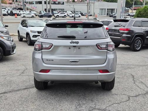 Billet Silver Metallic Clearcoat 2023 Jeep Compass Limited