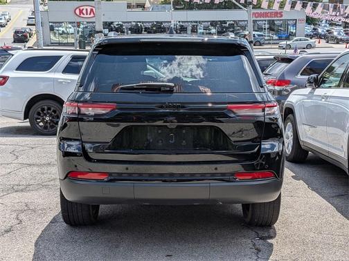2023 Jeep Grand Cherokee Altitude