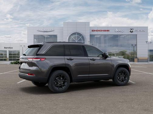 Metallic 2026 Jeep Grand Cherokee Laredo