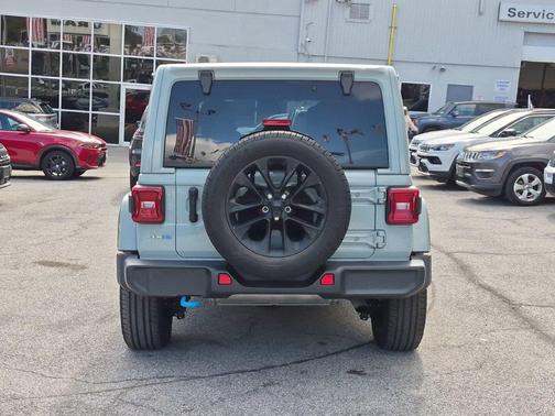 Earl Clearcoat 2024 Jeep Wrangler 4xe Sahara