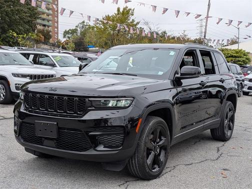 2023 Jeep Grand Cherokee Altitude