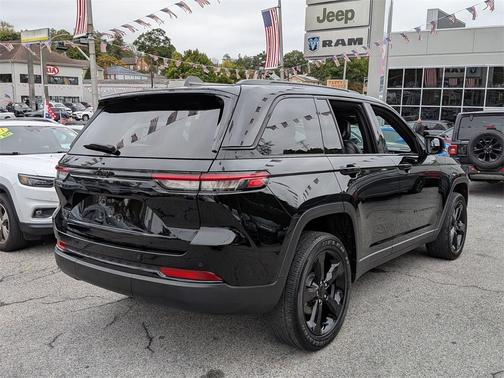 2023 Jeep Grand Cherokee Altitude