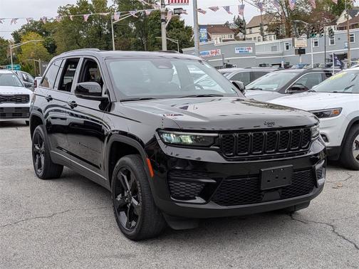 2023 Jeep Grand Cherokee Altitude