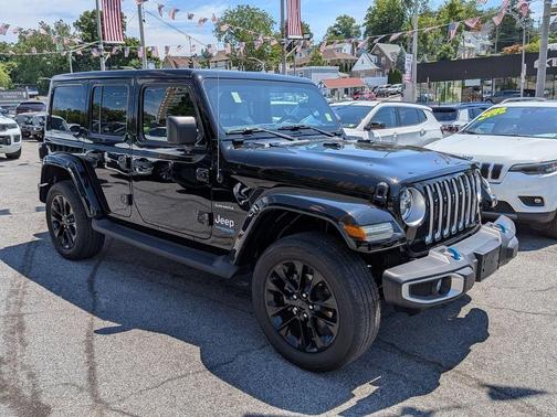 Black Clearcoat 2022 Jeep Wrangler Unlimited 4xe Sahara