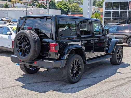 Black Clearcoat 2022 Jeep Wrangler Unlimited 4xe Sahara