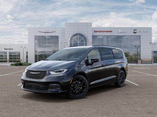 Diamond Black 2026 Chrysler Pacifica Limited