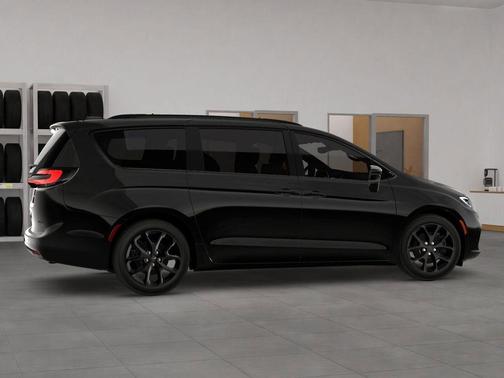 Diamond Black 2026 Chrysler Pacifica Limited